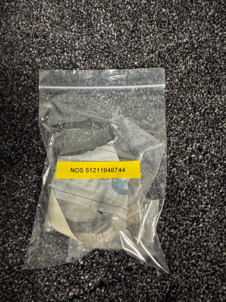 Genuine BMW E12 / E23 / E24 / E28 Front Door Lock Clamp – NOS – 51211848744