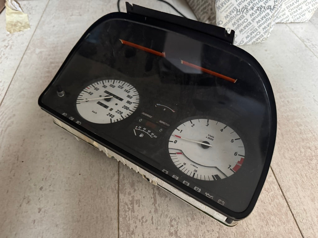 BMW E28 Custom Kombiinstrument / Tacho – Zustand unbekannt