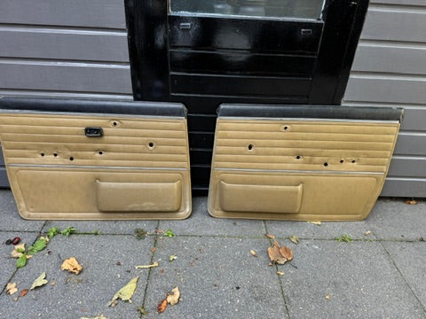 BMW E12 Beige Leder Türverkleidungen – Originale Innenverkleidungen (Set)
