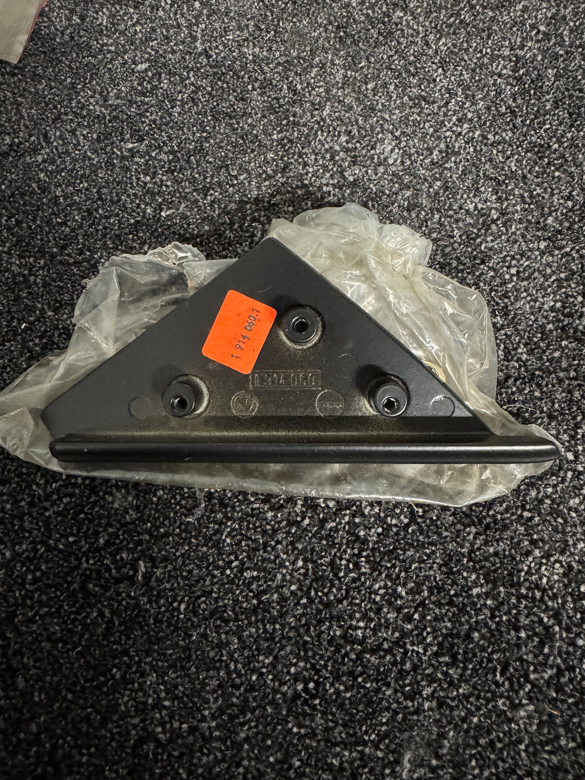 Genuine BMW E24 Front Right Window-Frame Moulding – 51131914060 NOS