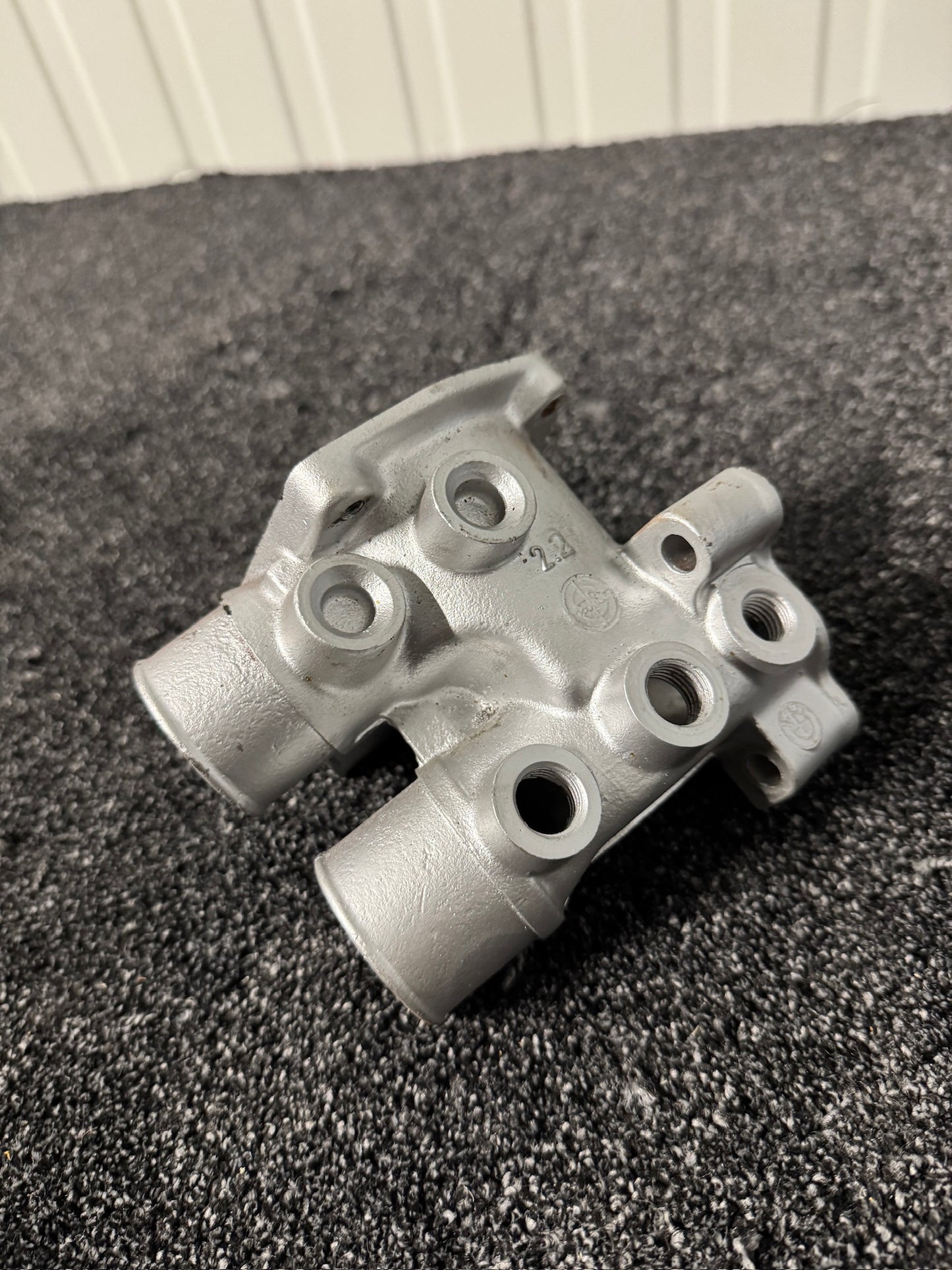 Genuine BMW M30 NOS Thermostat Housing 11531278187