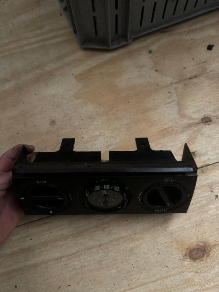 BMW E12 Verwarming Bedieningspaneel A/C met Analoge Klok | GEBRUIKT Origineel OEM