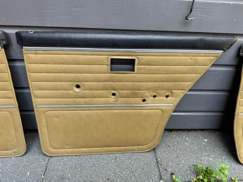 BMW E12 Beige Leder Türverkleidungen – Originale Innenverkleidungen (Set)
