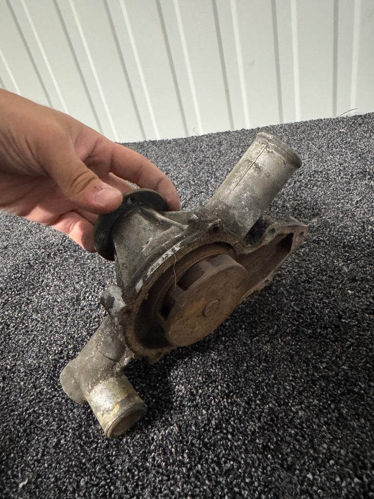Genuine BMW E12 M10 Water Pump 11511259661 – Used