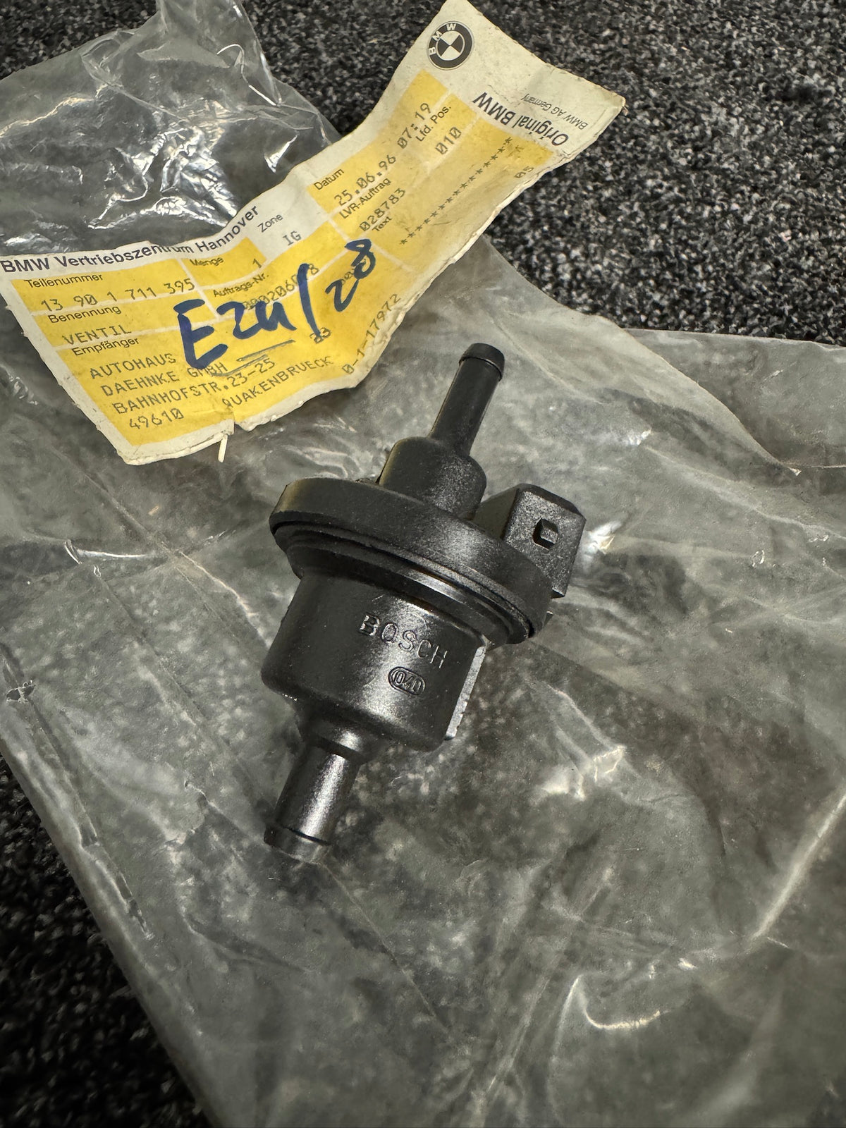 Genuine BMW Bosch Fuel Tank Breather Valve – NOS – 13901711395
