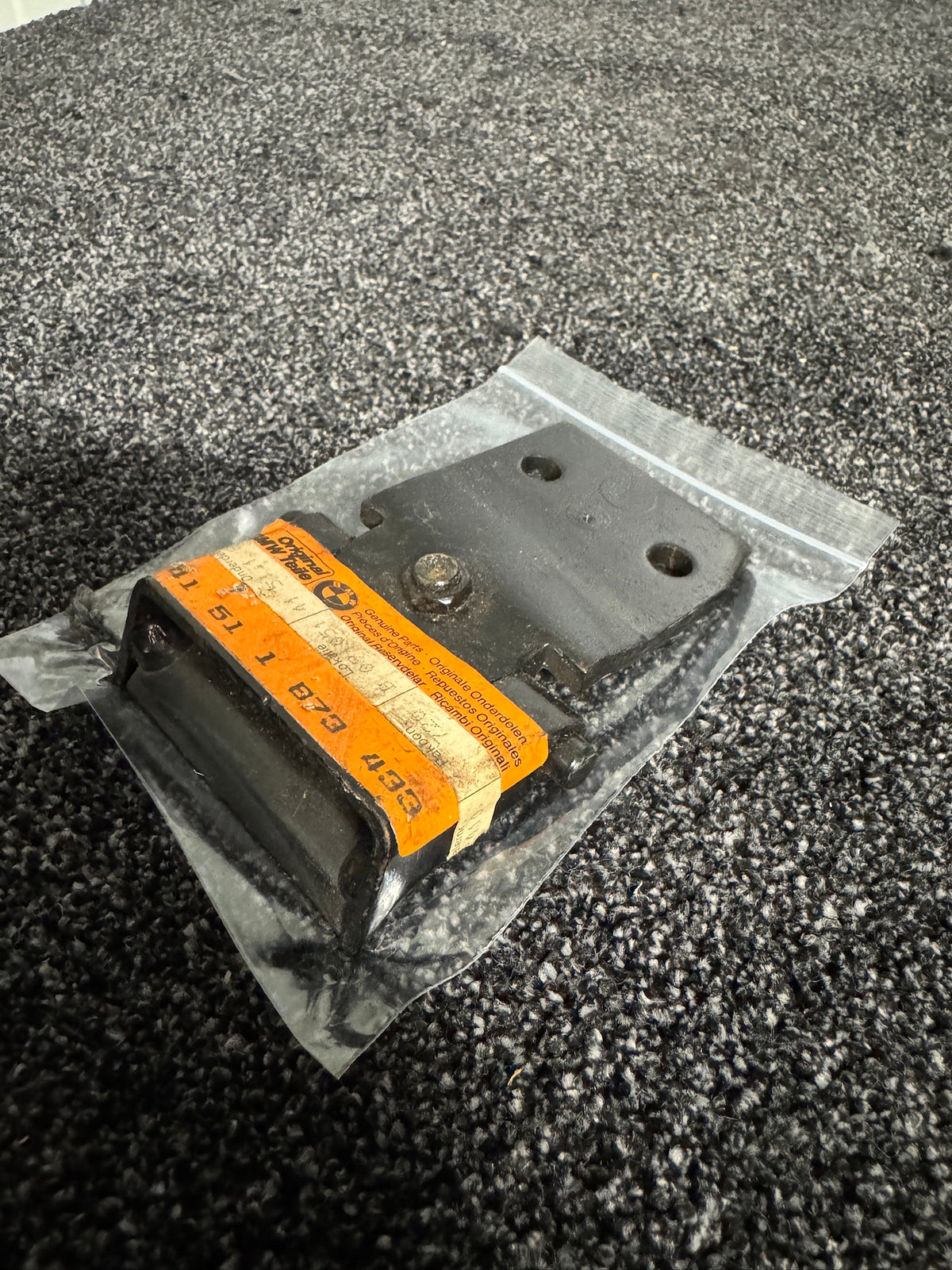 Genuine BMW E23 Left Door Hinge – NOS – 41511873433