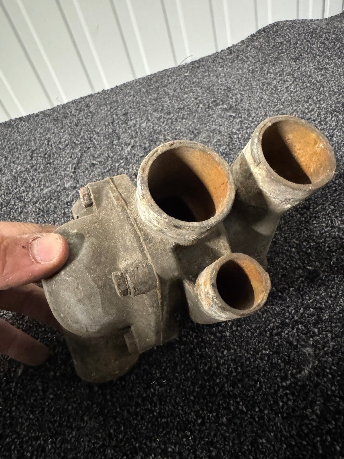 Genuine BMW M30 Complete Thermostat Housing 1972 (11531250352)