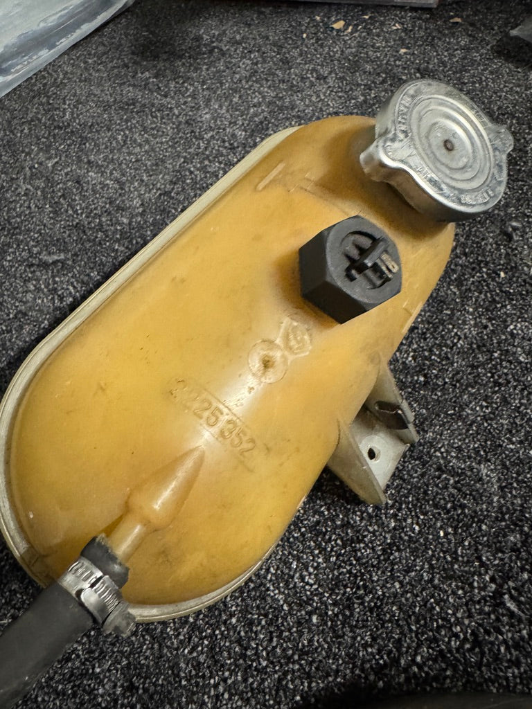 Used Genuine BMW E28 Coolant Expansion Tank – 524td / M5 – 17112225352