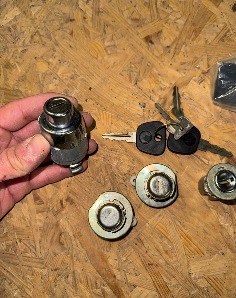 BMW 7 Series E23 Complete Lock Cylinder Set – NOS | Genuine BMW