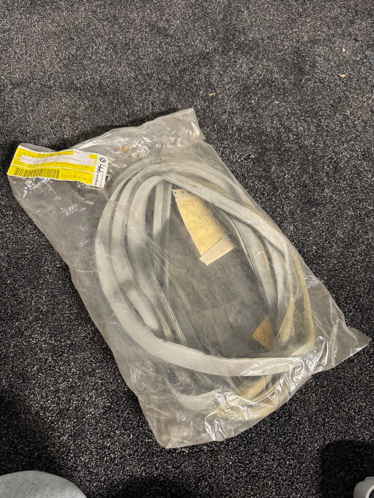 Genuine BMW Neue Klasse Front Left Door Seal – NOS – 51216640180
