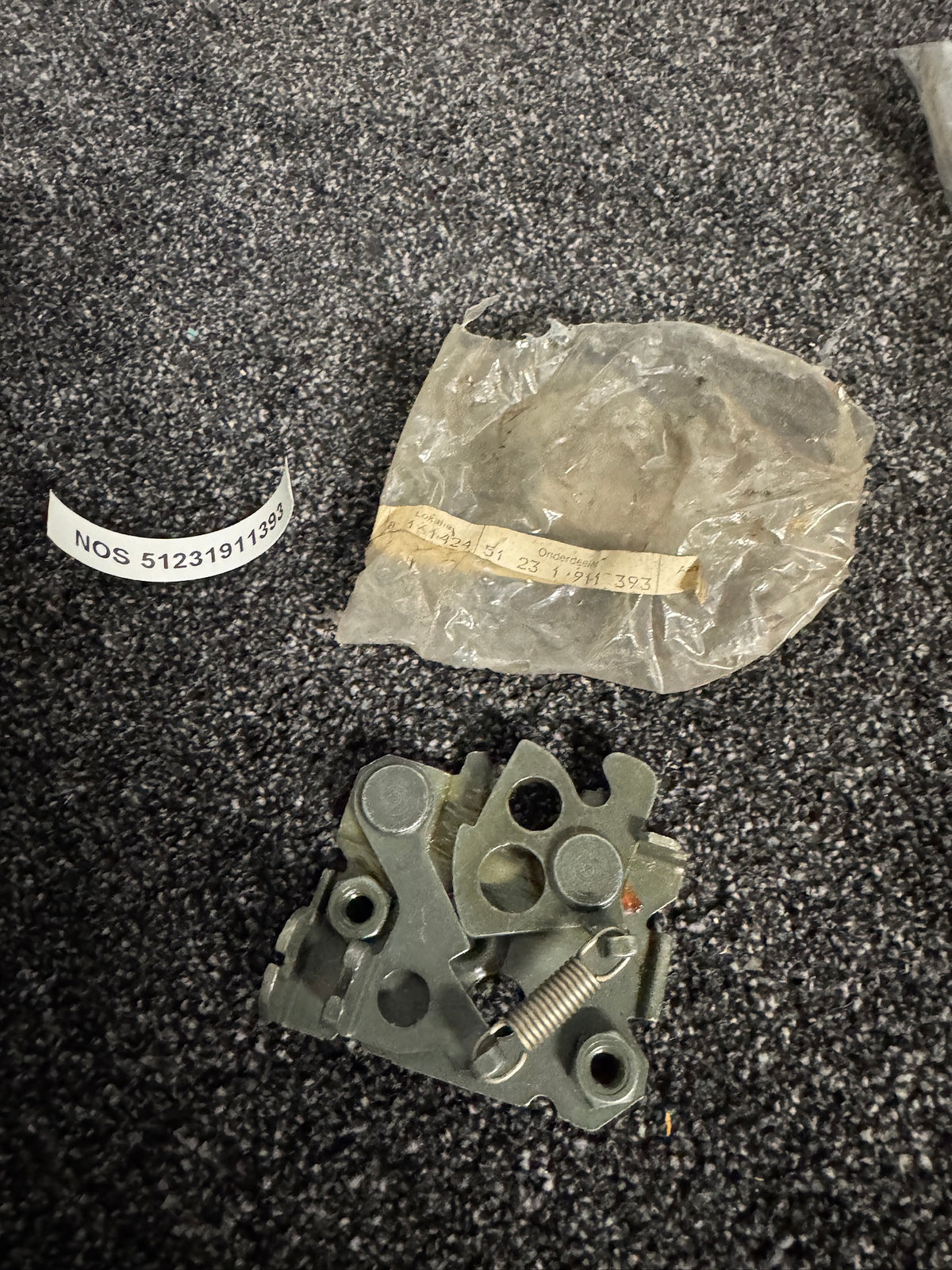 Genuine BMW E30 Bonnet Hood Lock Latch – NOS – Single Unit – 51231911393