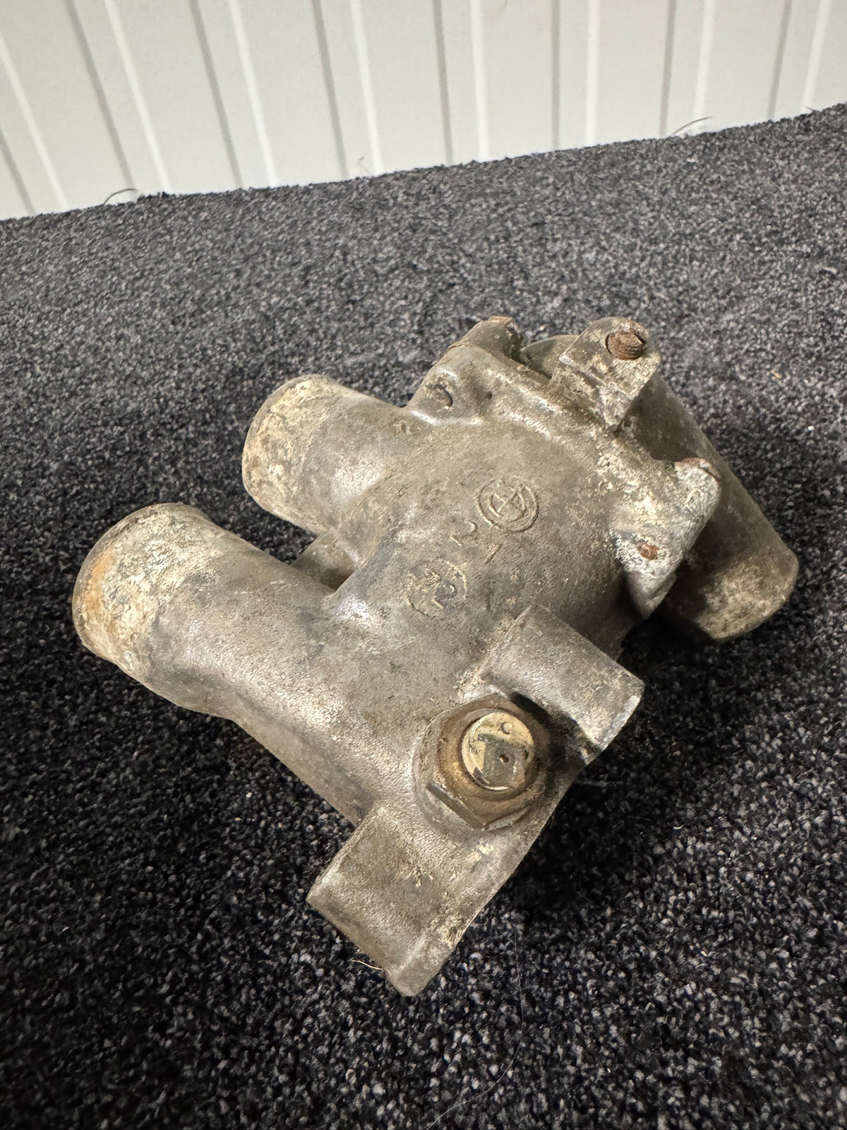 Genuine BMW M30 Complete Thermostat Housing 1972 (11531250352)