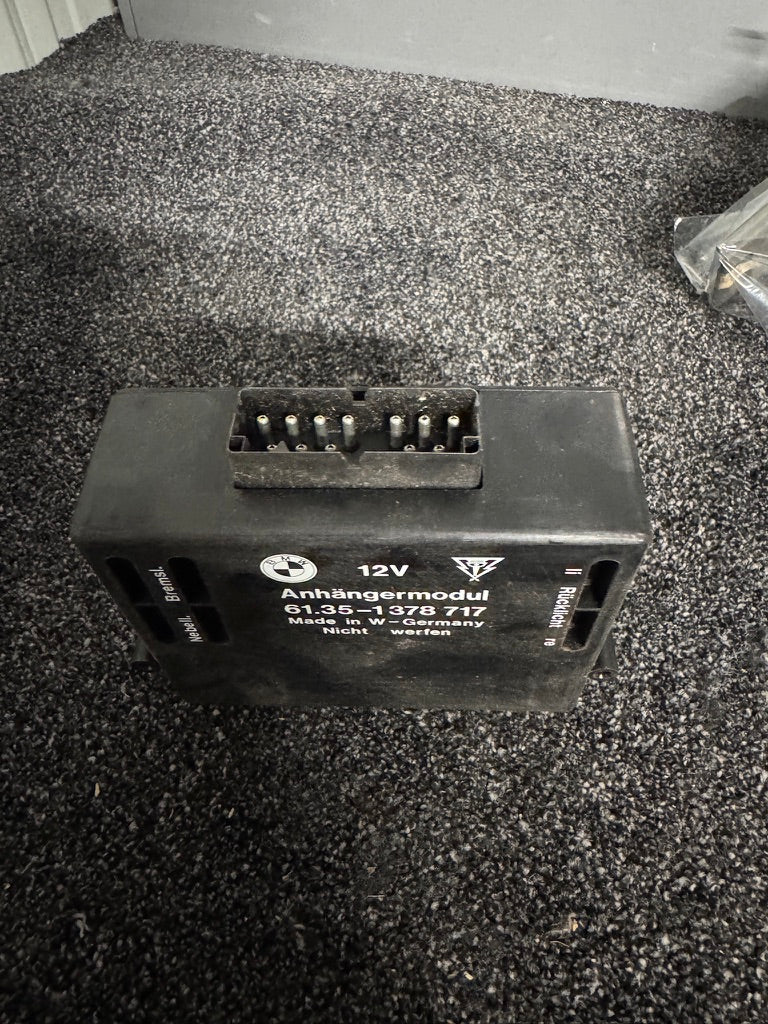 Genuine BMW 61351378717 E32 E34 Trailer Towing Module – NOS