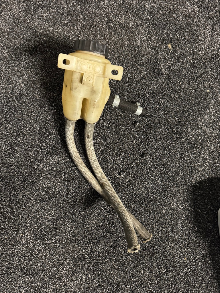 Original ATE BMW Brake Fluid Reservoir – 3 Outlets – Manual Transmission – 34321112399