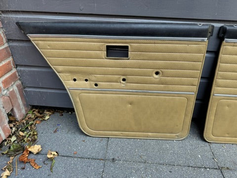 BMW E12 Beige Leder Türverkleidungen – Originale Innenverkleidungen (Set)
