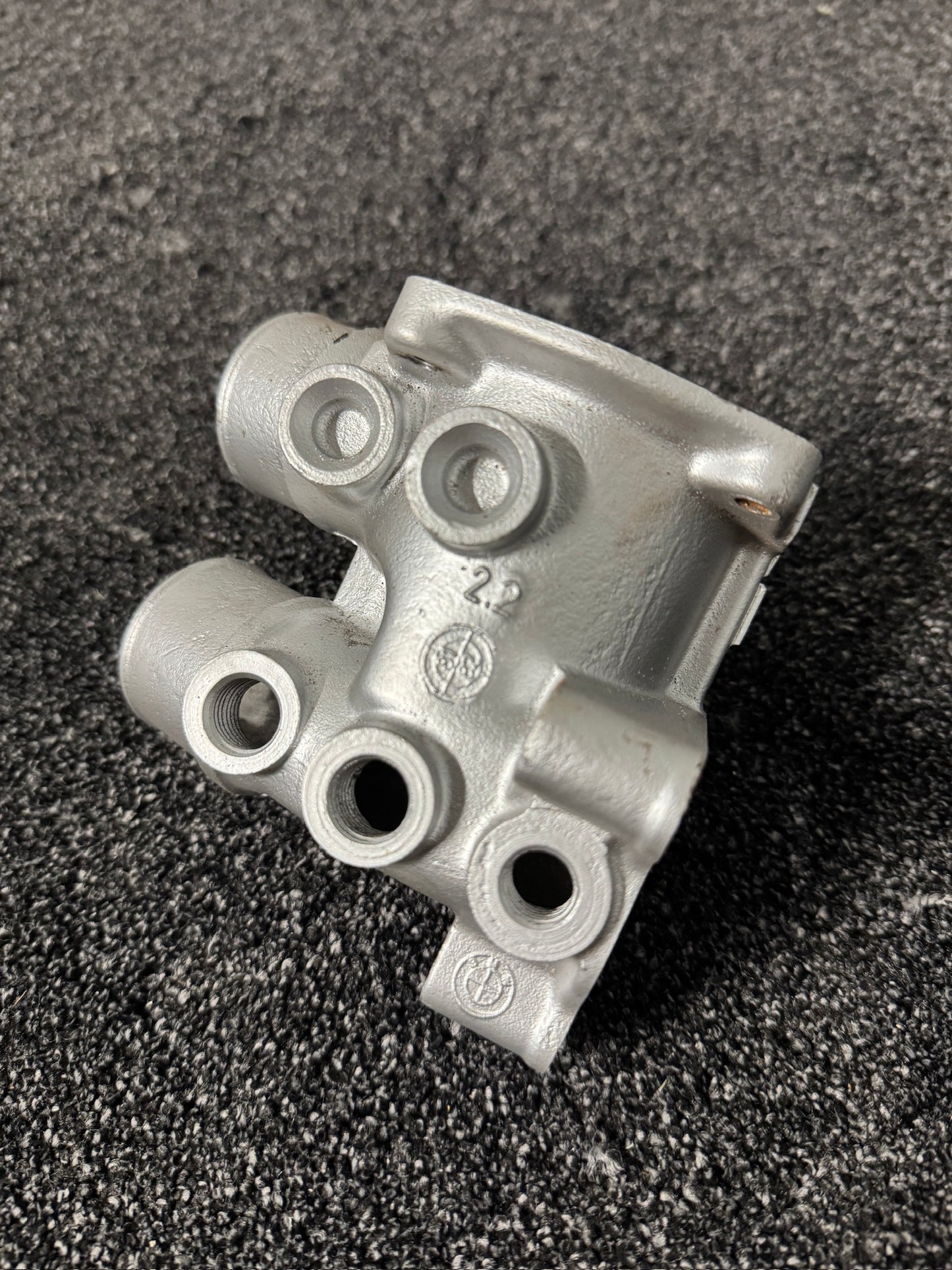 Genuine BMW M30 NOS Thermostat Housing 11531278187