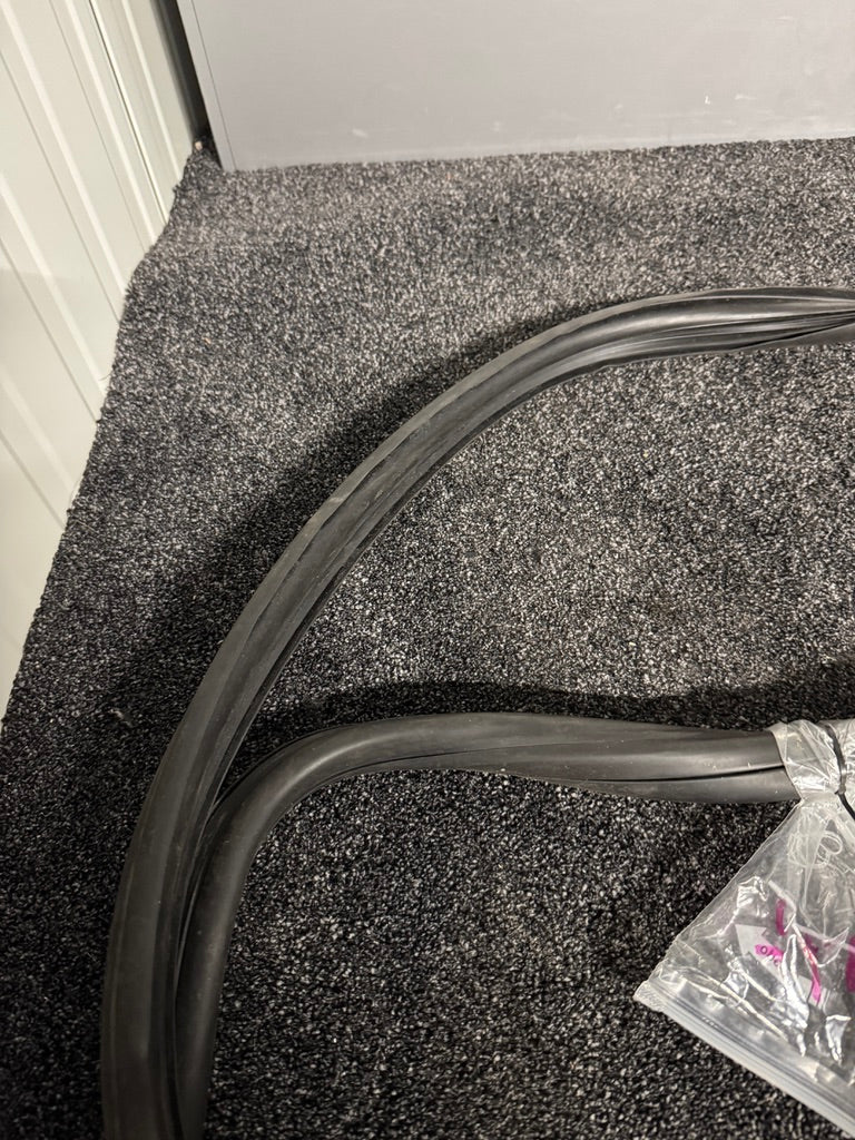 Genuine BMW 02 Touring Front Windscreen Seal – NOS – 51311803264