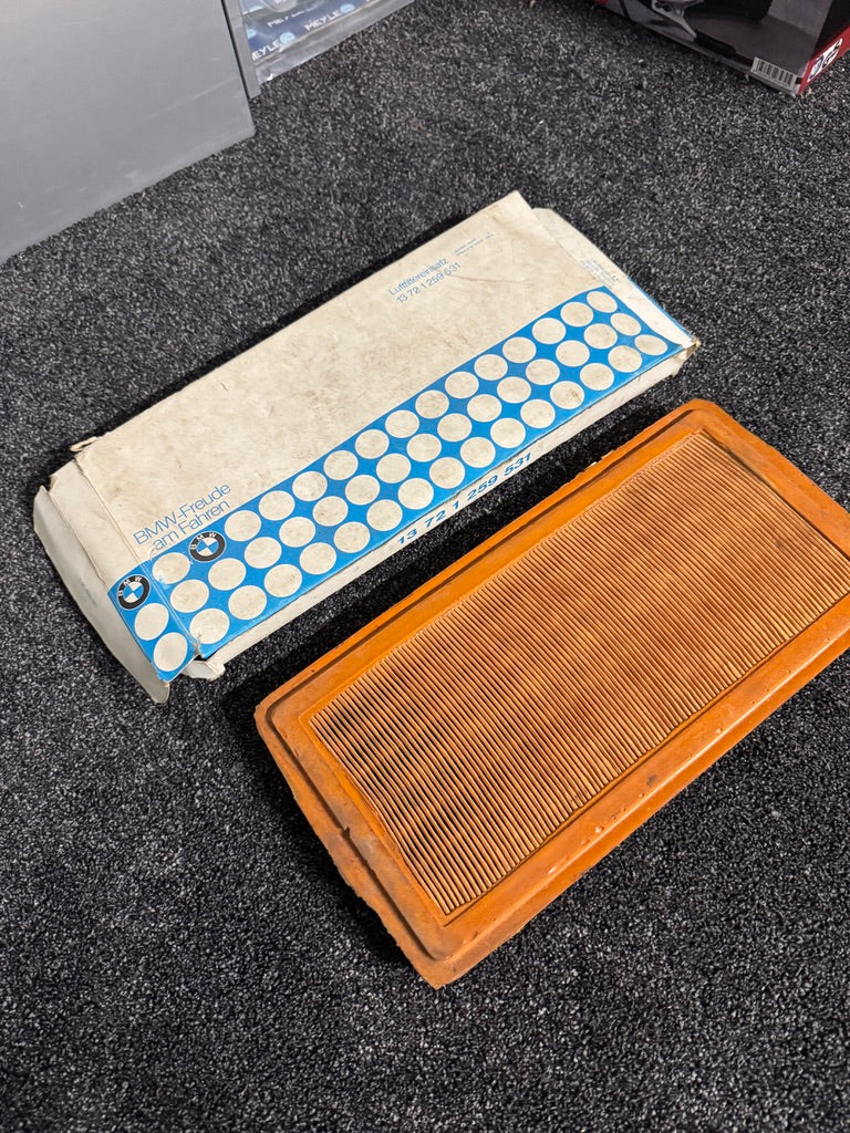 Genuine BMW E12 520 520i Engine Air Filter – NOS – 13721259531