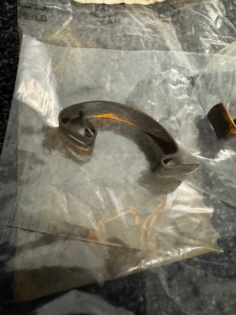 Genuine BMW Distributor Cap Retaining Clip Set – 2 Pieces – NOS – 12111357286