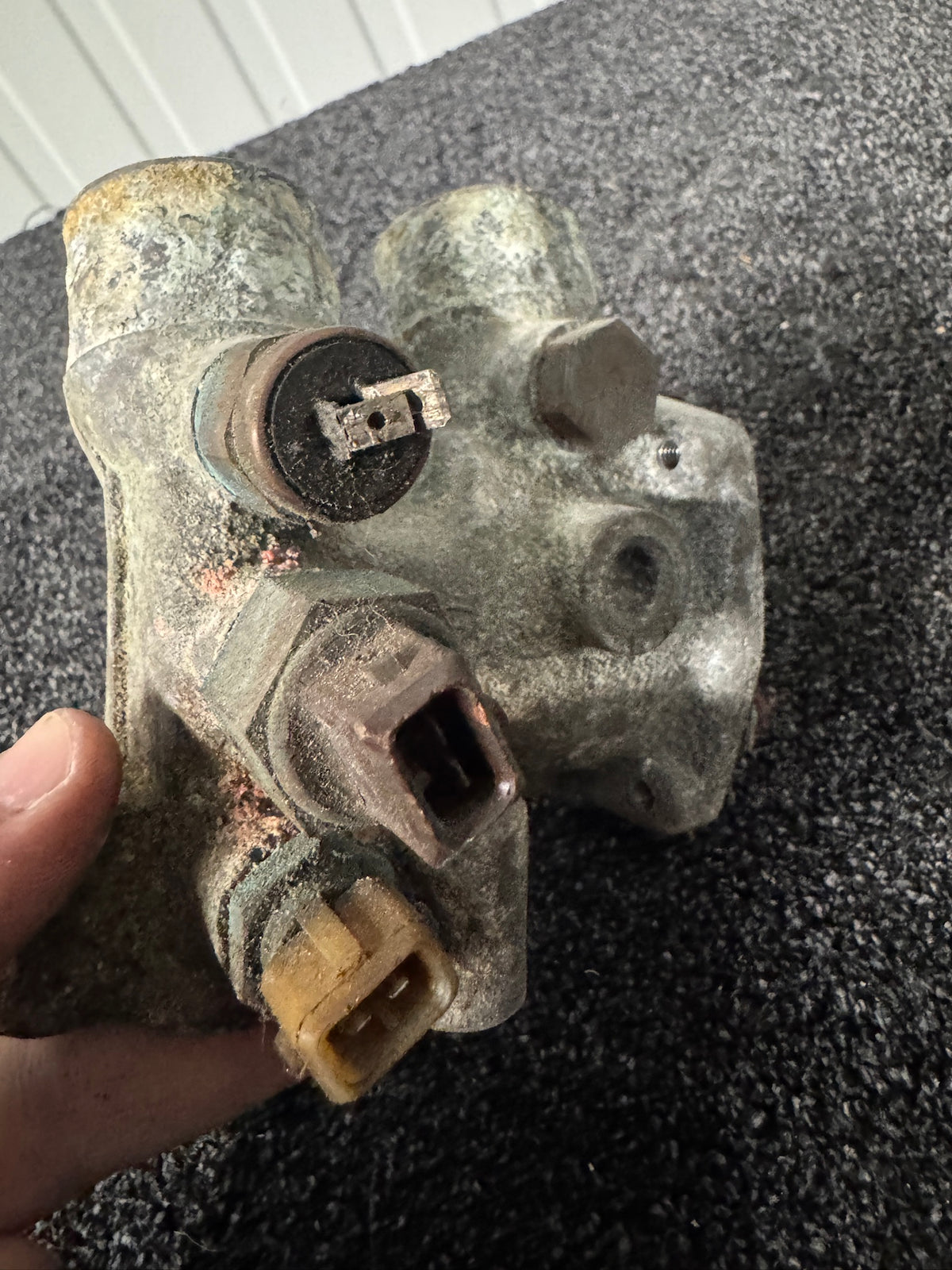 Genuine BMW M30 Thermostat Housing with 3 Sensors (11531710959)