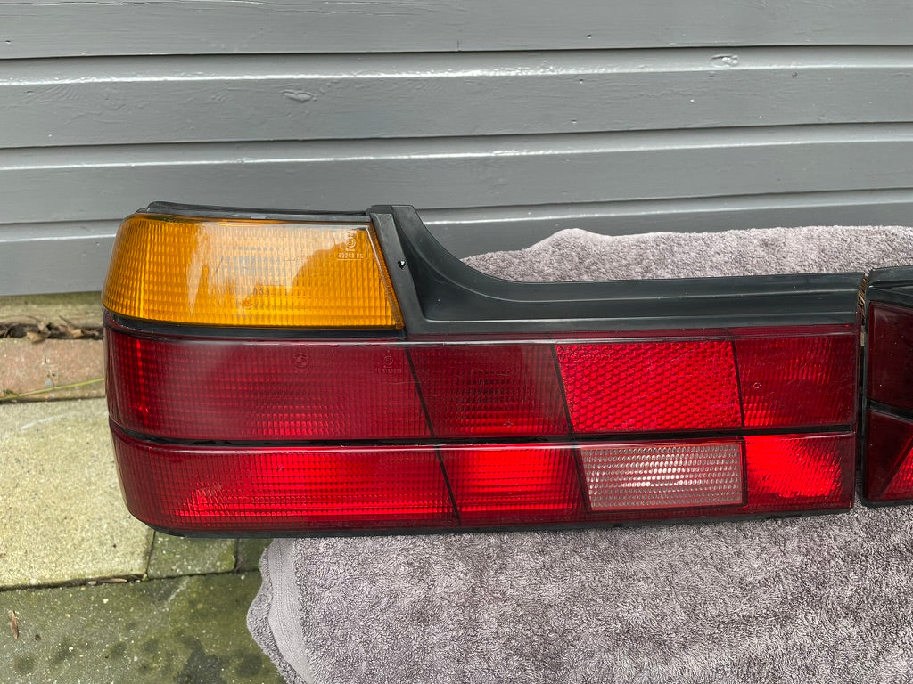 BMW 7er E32 Heckleuchten Set – Original BMW