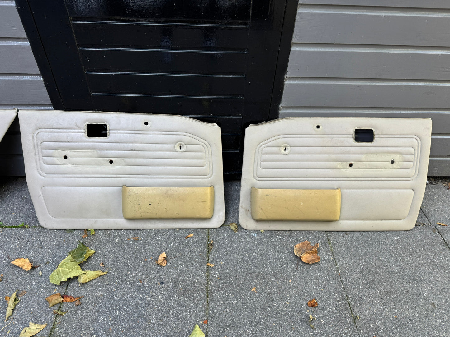 BMW E28 Door Panels – Original Grey Vinyl (Artificial Leather) Interior Cards