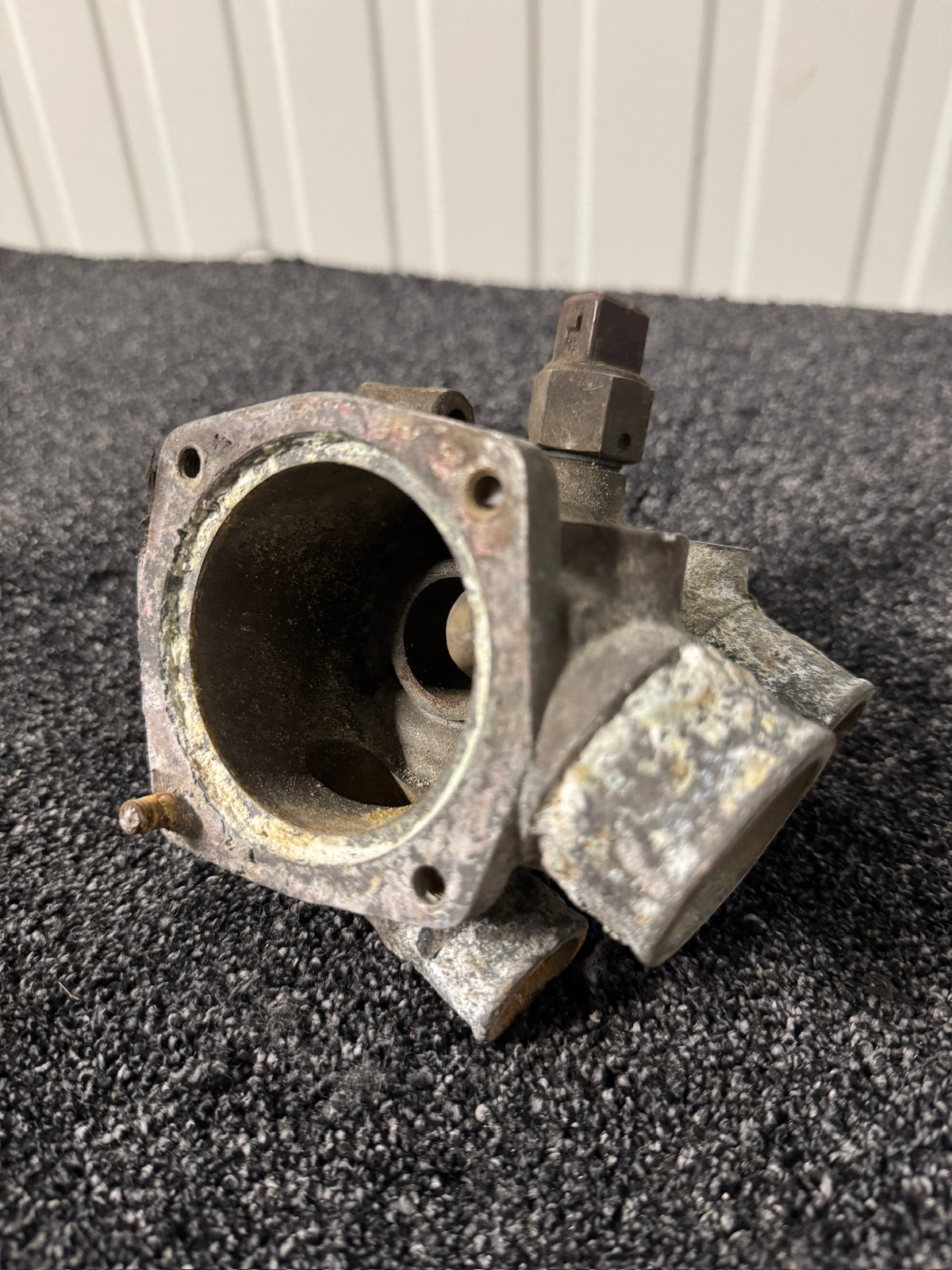 Used BMW M30 Thermostat Housing 11531710959