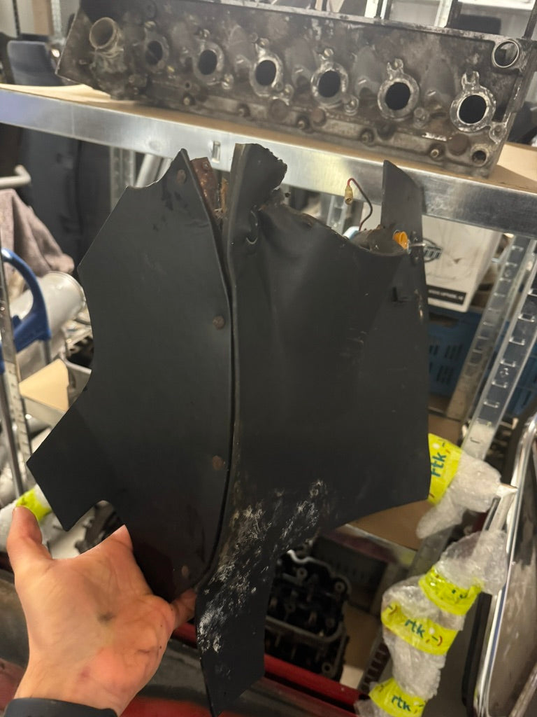 BMW E3 bestuurderszijde kickpanel / onderste dashboardpaneel – Zeldzaam, gebruikt