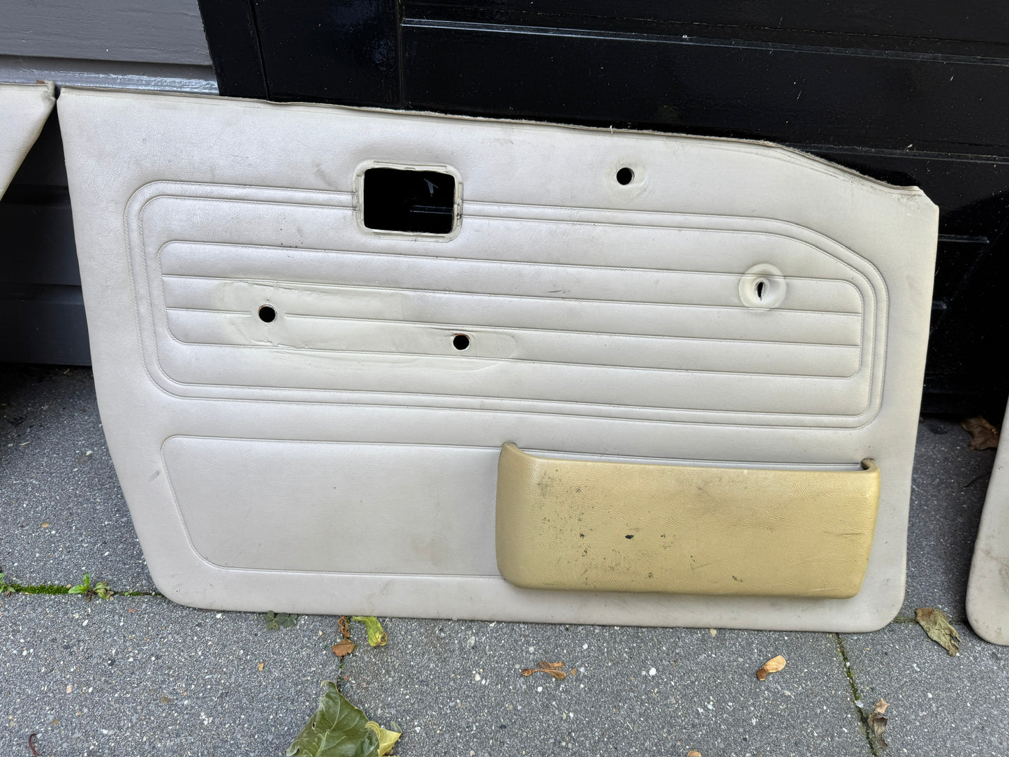BMW E28 Door Panels – Original Grey Vinyl (Artificial Leather) Interior Cards