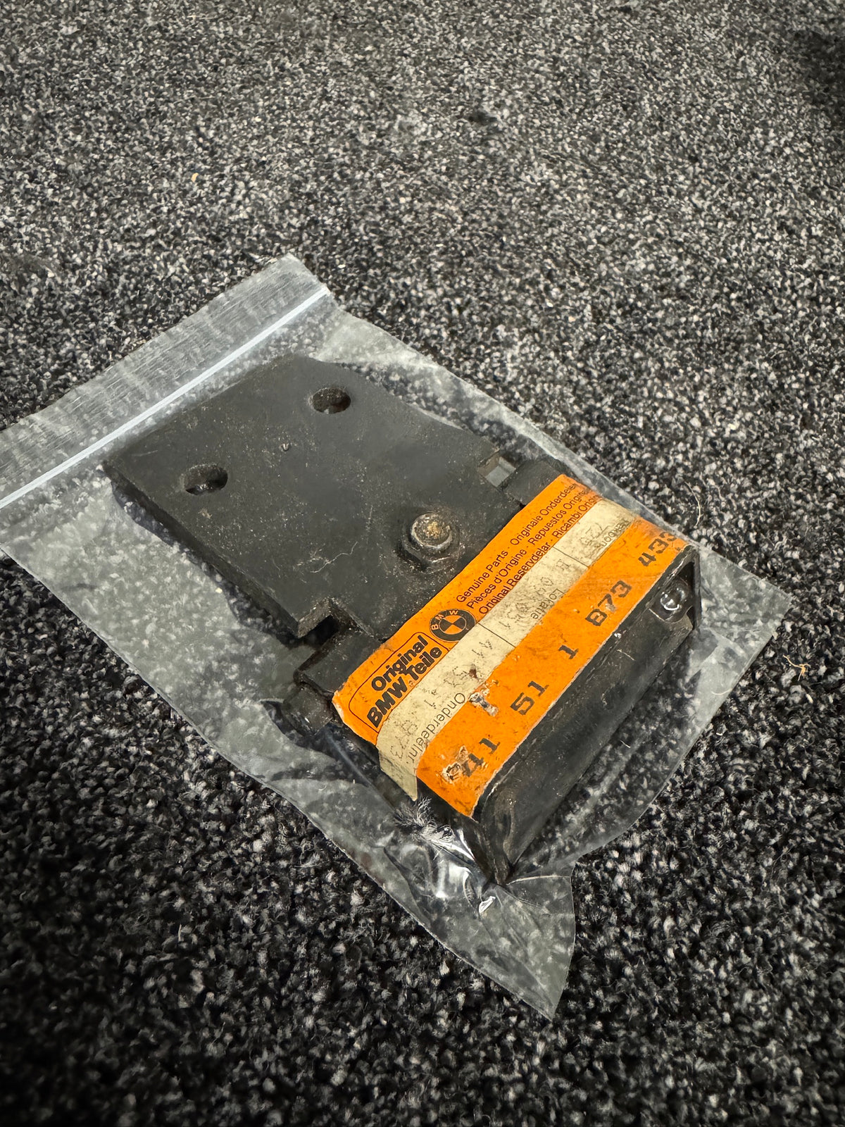 Genuine BMW E23 Left Door Hinge – NOS – 41511873433