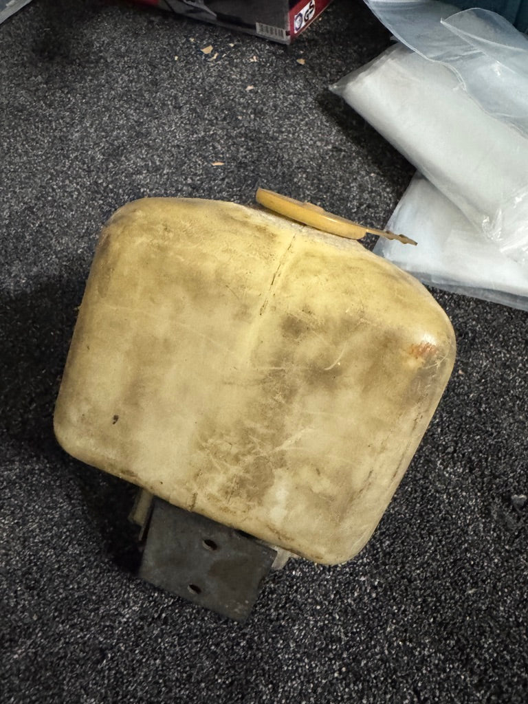 Original BMW VDO Windscreen Washer Reservoir with Working Pump – E10 / E9 / Neue Klasse