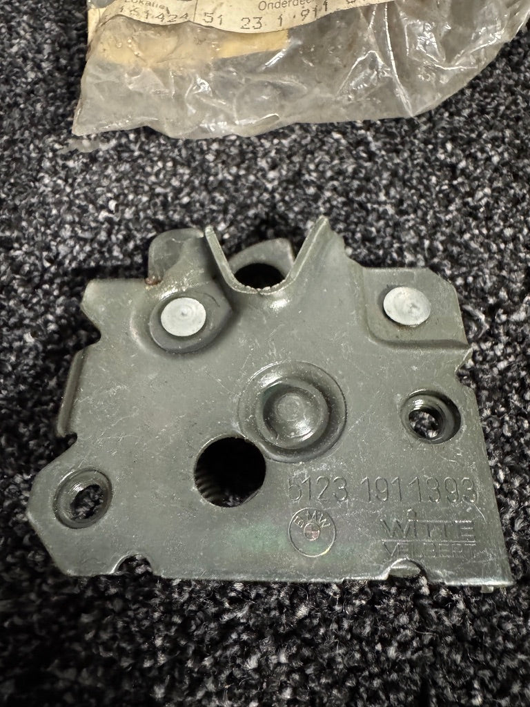 Genuine BMW E30 Bonnet Hood Lock Latch – NOS – Single Unit – 51231911393