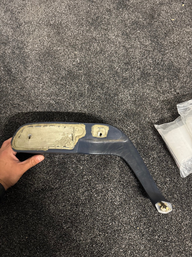Genuine BMW E28 Front Left Door Armrest Pacific Blue – 51411885265